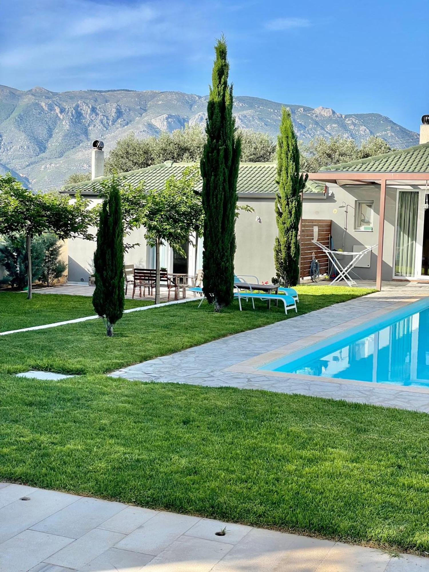 Pool Guesthouse Corinth Exterior photo