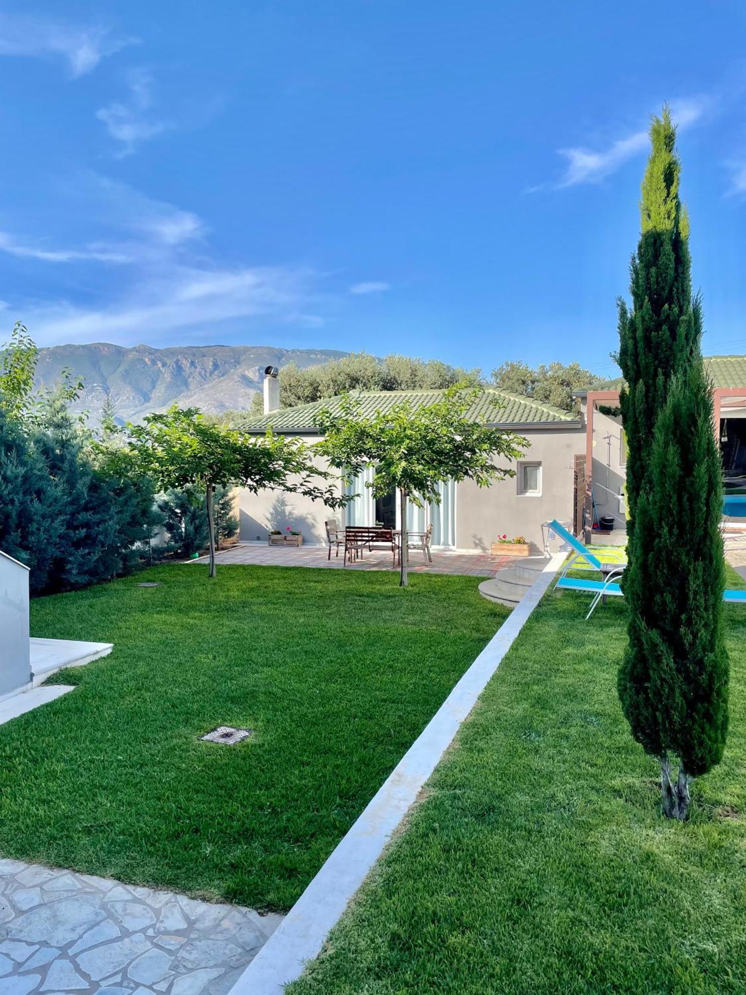 Pool Guesthouse Corinth Exterior photo